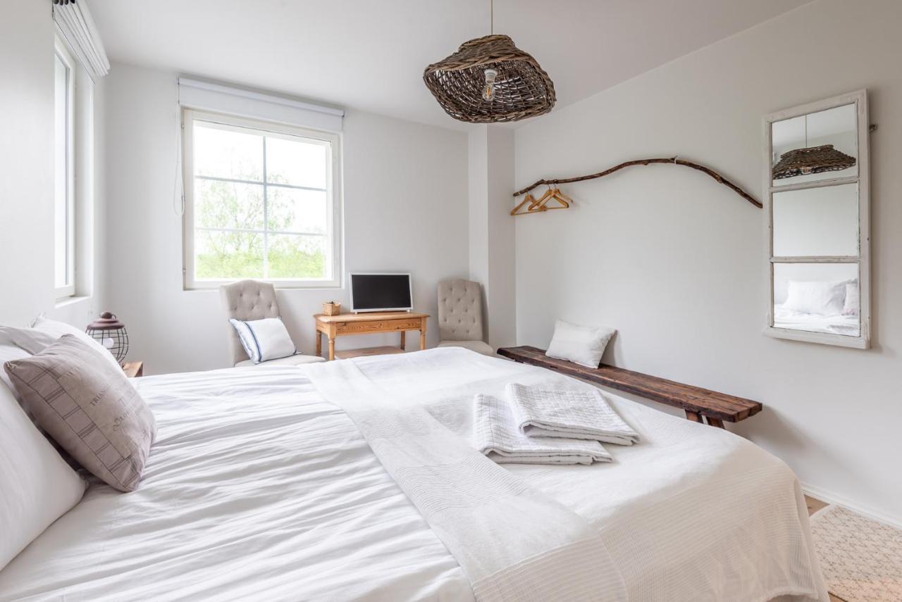 Villa Jokivarsi Bed&Breakfast Vanda Exteriör bild