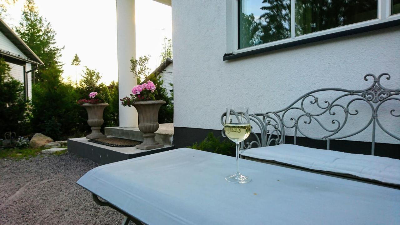 Villa Jokivarsi Bed&Breakfast Vanda Exteriör bild